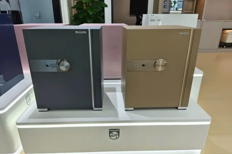 Két sắt Philips SBX202 với thiết kế hiện đại