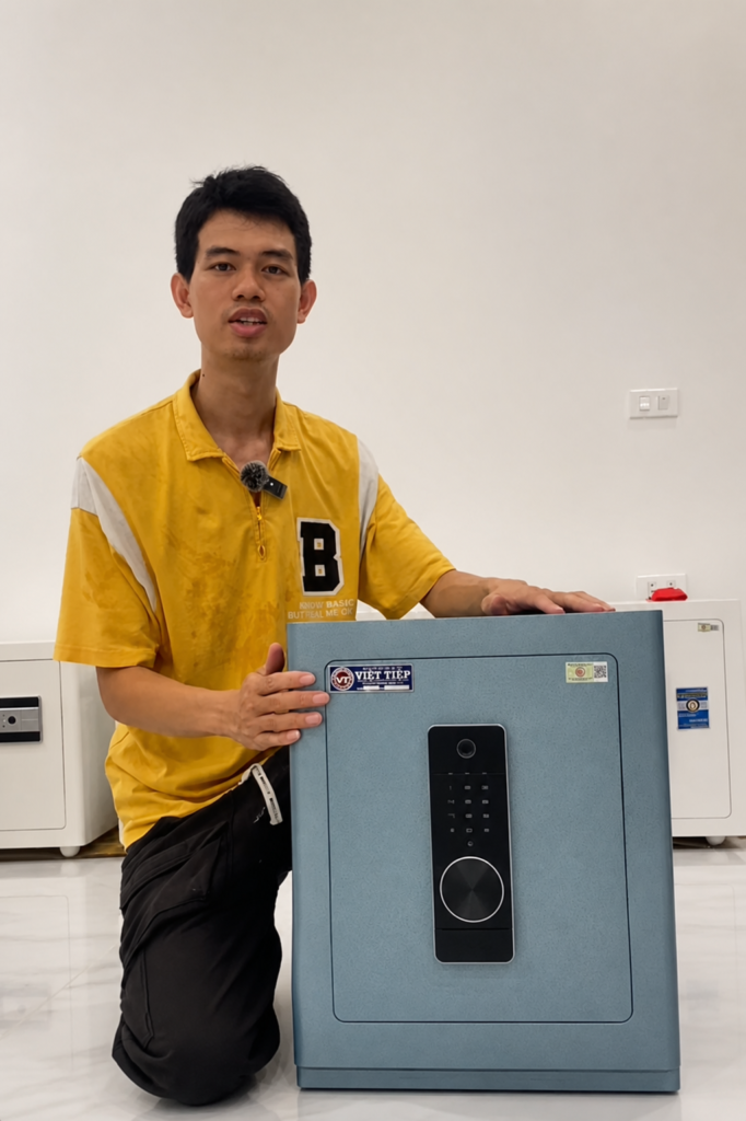 Kevin Minh Khang giới thiệu bảng điều khiển két sắt thực tế
