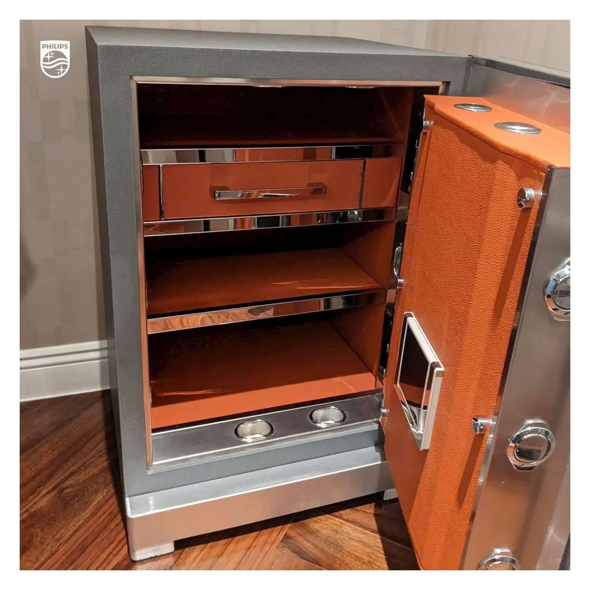 Ảnh thực tế két sắt Philips SBX701-7B0 màu bạc